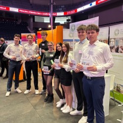 284E562E-51BD-4BF3-83BF-7D1E2C0CD996_1_105_c