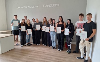 Certifikáty FCE za červen předány