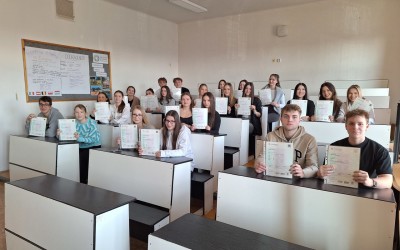 Dalších 28 čtvrťáků má svůj cambridgeský certifikát!