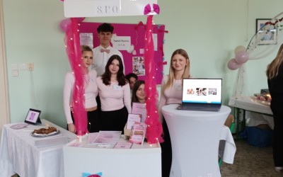 Veletrh fiktivních firem v Praze