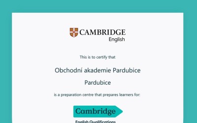První úspěšný krok k maturitě: 58 cambridgeských certifikátů předáno